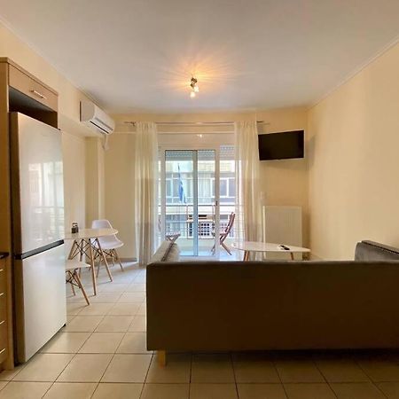 Nikitas' Apartment By The Tube Atena Exterior foto