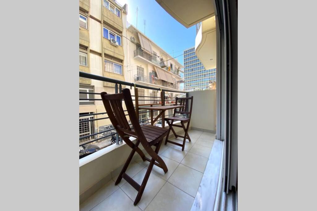Nikitas' Apartment By The Tube Atena Exterior foto