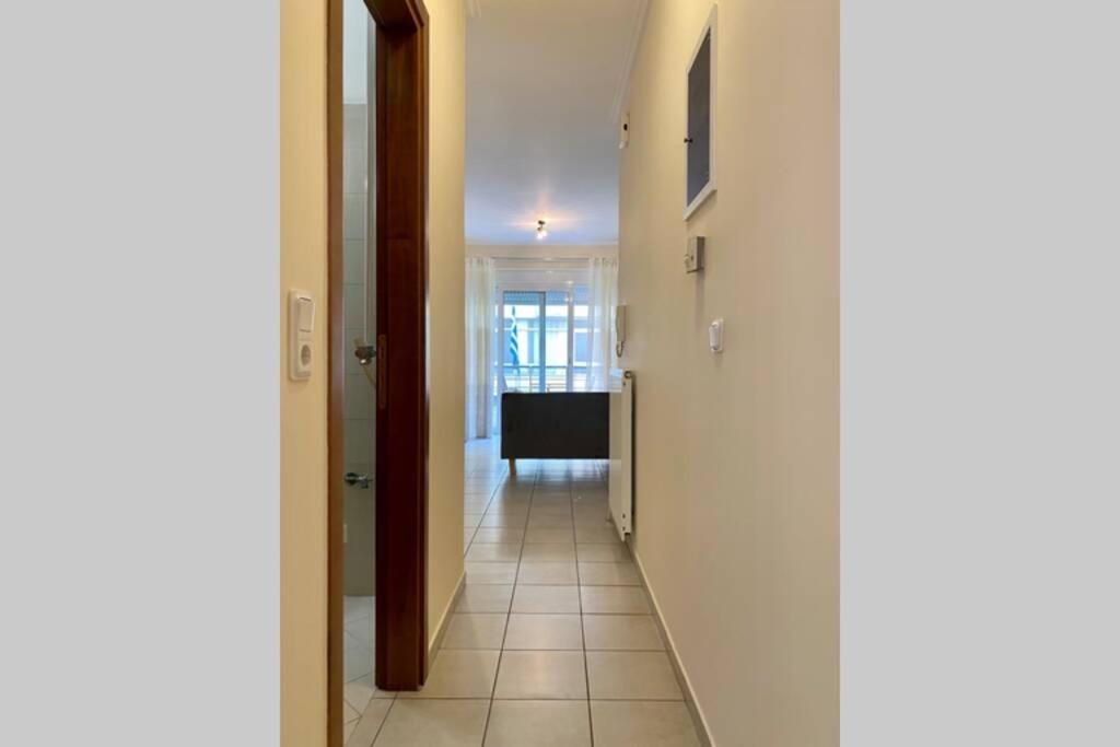 Nikitas' Apartment By The Tube Atena Exterior foto