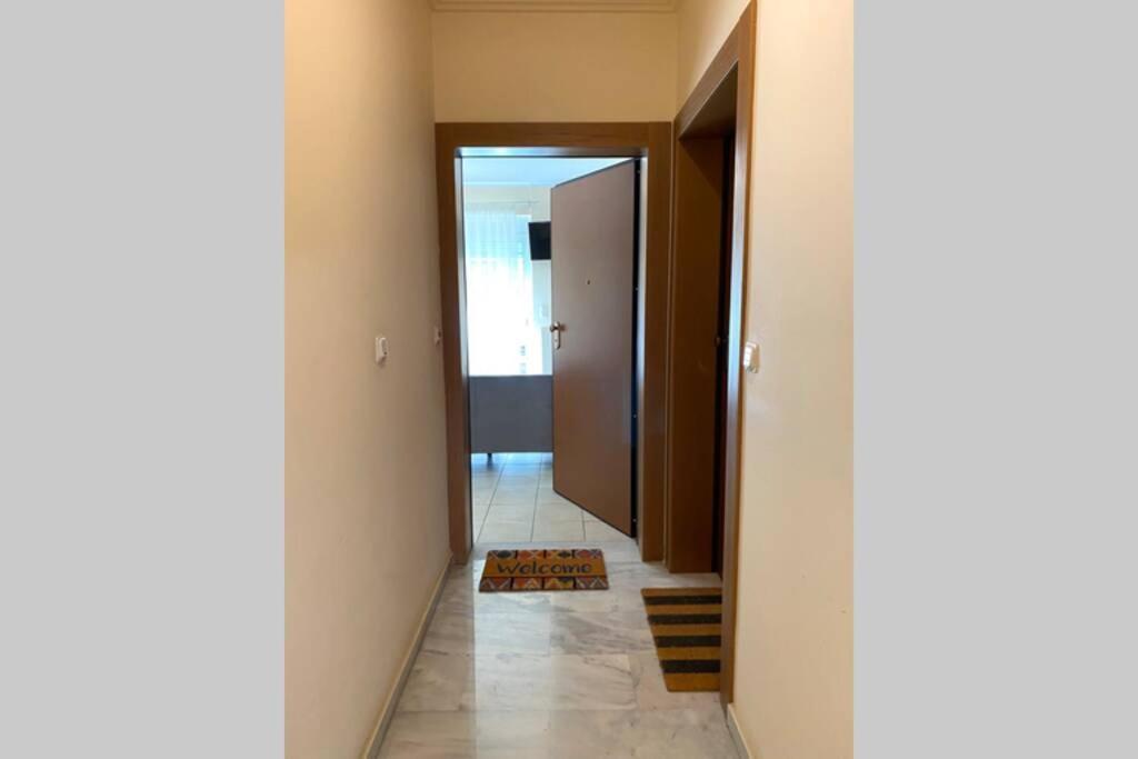 Nikitas' Apartment By The Tube Atena Exterior foto